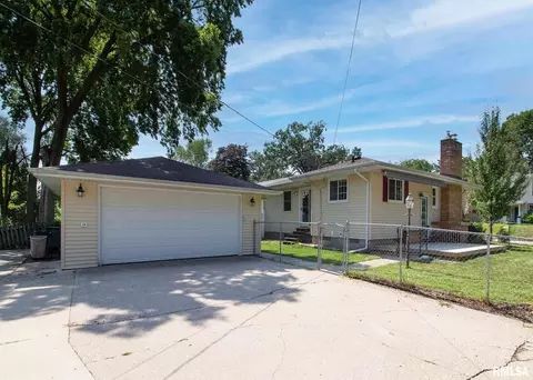 1002 25th St, Moline, IL 61265 photo 3