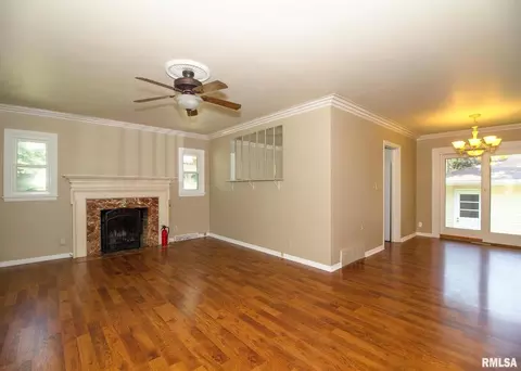 1002 25th St, Moline, IL 61265 photo 9