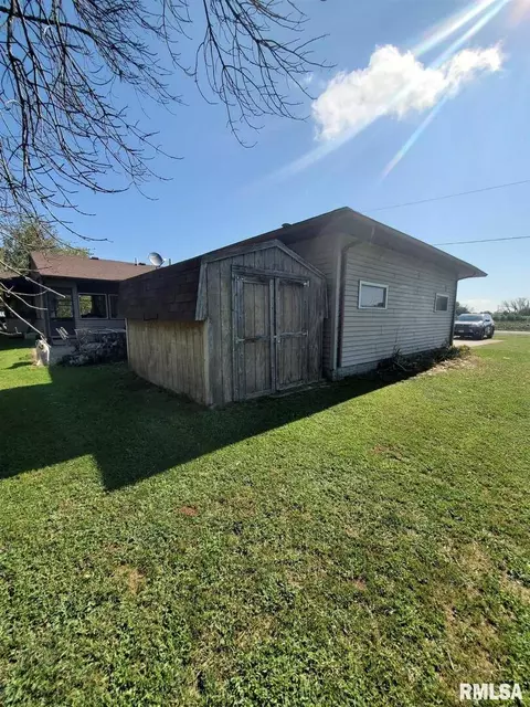 21071 Cattail Rd, Fulton, IL 61252 photo 2