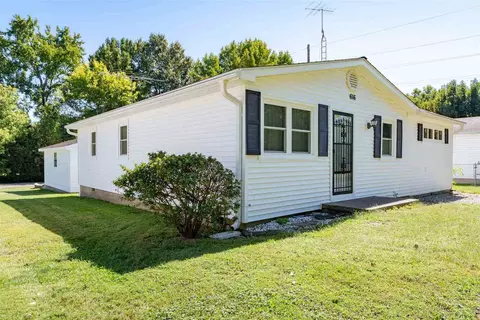 616 S 6th St, Herrin, IL 62948 photo 3