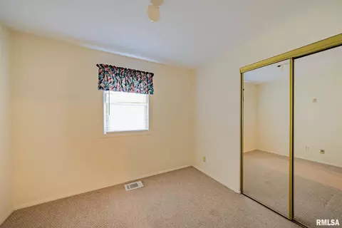 616 S 6th St, Herrin, IL 62948 photo 14