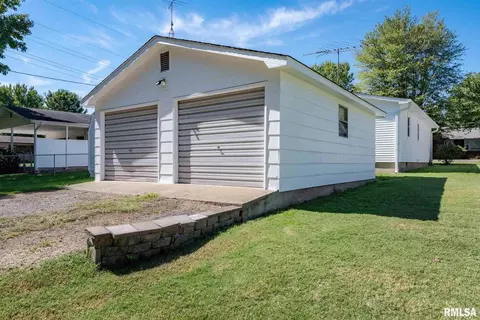 616 S 6th St, Herrin, IL 62948 photo 4