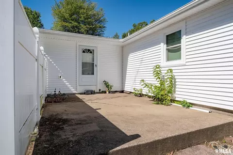 616 S 6th St, Herrin, IL 62948 photo 6