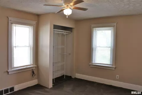 1911 11th St, Moline, IL 61265 photo 10