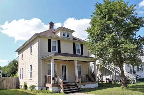 1911 11th St, Moline, IL 61265 photo 1