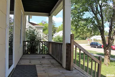 1911 11th St, Moline, IL 61265 photo 2