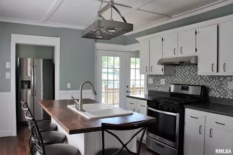 1911 11th St, Moline, IL 61265 photo 5