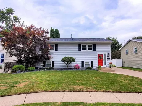 4915 52nd Ave, Moline, IL 61265 photo 1