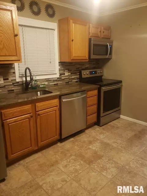 5317 12th Ave, Moline, IL 61265 photo 4