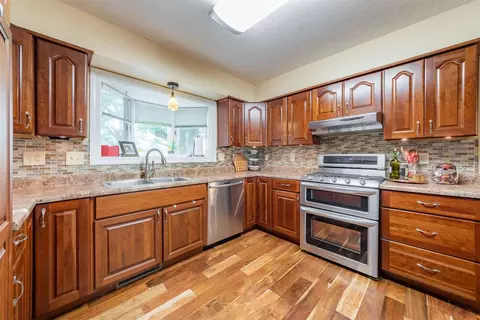 220 Wyatt Dr, Herrin, IL 62948 photo 10