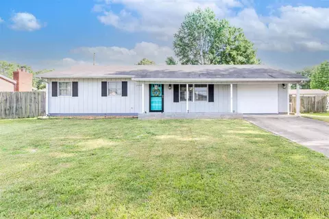 2209 Melanie Ln, Marion, IL 62959 photo 1