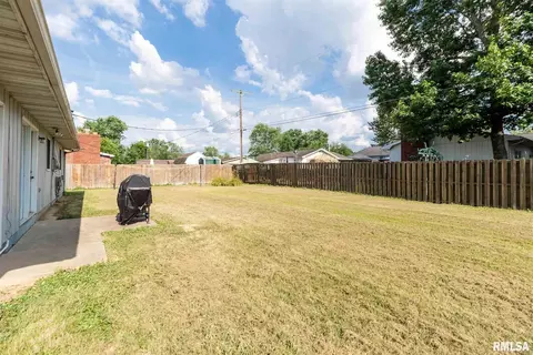 2209 Melanie Ln, Marion, IL 62959 photo 4