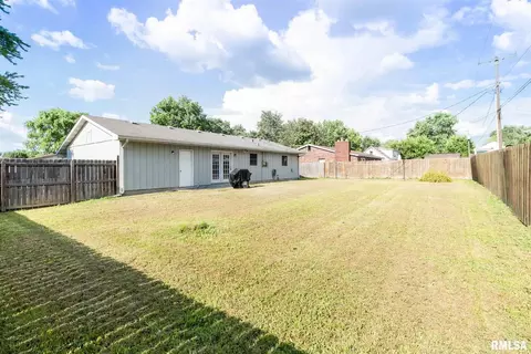 2209 Melanie Ln, Marion, IL 62959 photo 3