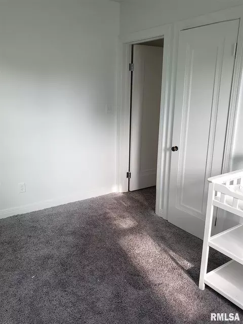 2460 32nd St, Moline, IL 61265 photo 7