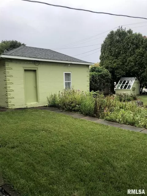 234 E Durant St, Walcott, IA 52773 photo 9