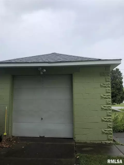 234 E Durant St, Walcott, IA 52773 photo 5