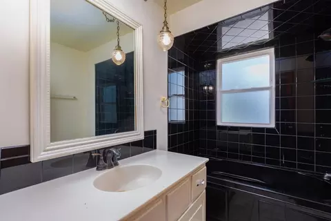 501 E High St, Cleveland, IL 61241 photo 12