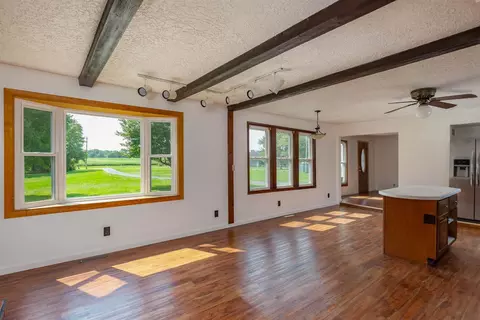 501 E High St, Cleveland, IL 61241 photo 7