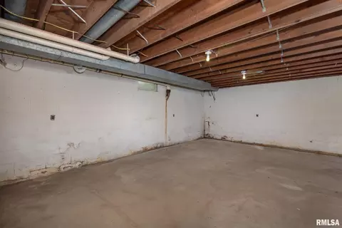 501 E High St, Cleveland, IL 61241 photo 28