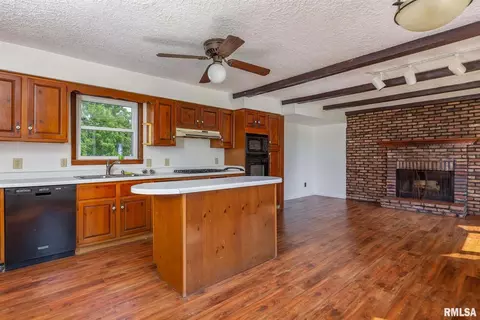 501 E High St, Cleveland, IL 61241 photo 9