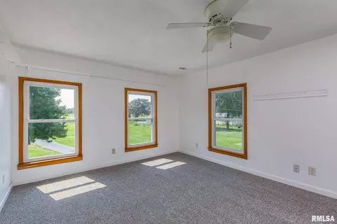 501 E High St, Cleveland, IL 61241 photo 18