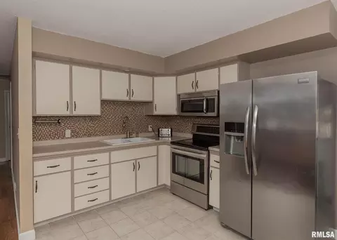 4817 52nd Ave, Moline, IL 61265 photo 6