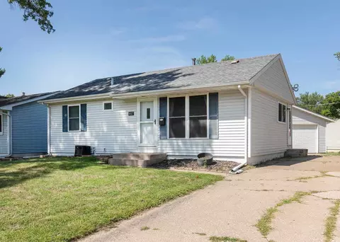 4817 52nd Ave, Moline, IL 61265 photo 1