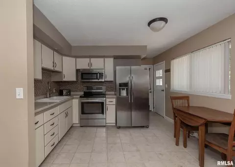 4817 52nd Ave, Moline, IL 61265 photo 7