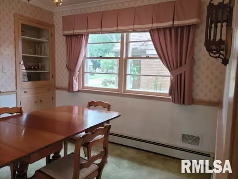 2391 29th St, Moline, IL 61265 photo 9