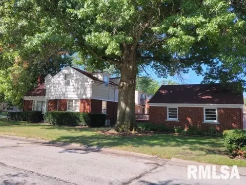 2391 29th St, Moline, IL 61265 photo 2