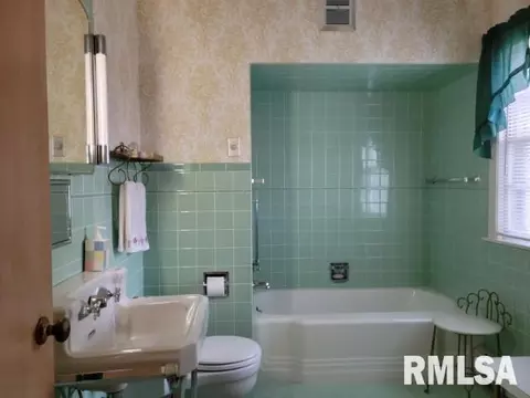 2391 29th St, Moline, IL 61265 photo 19