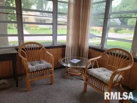2391 29th St, Moline, IL 61265 photo 11