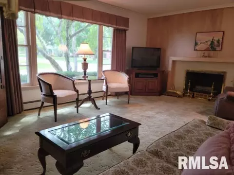 2391 29th St, Moline, IL 61265 photo 5