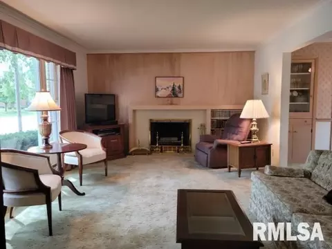2391 29th St, Moline, IL 61265 photo 3