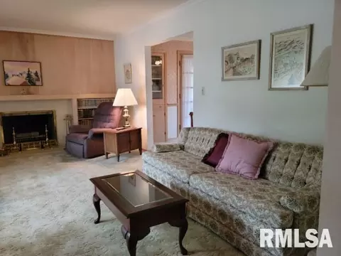 2391 29th St, Moline, IL 61265 photo 4