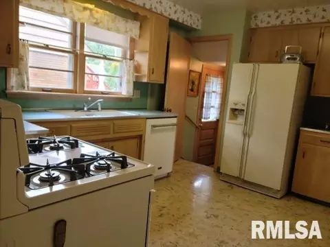 2391 29th St, Moline, IL 61265 photo 12
