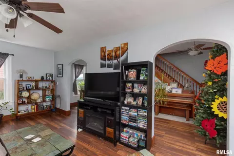 1715 16th St, Moline, IL 61265 photo 7
