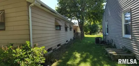 1125 48th St, Moline, IL 61265 photo 3