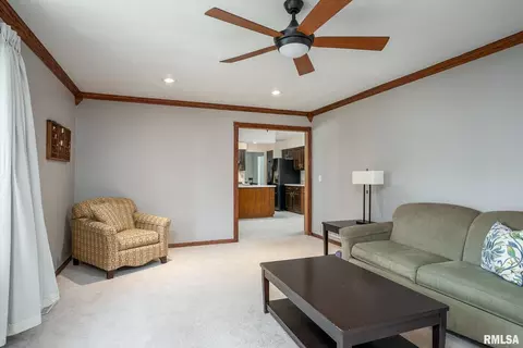 500 S 7th St, Eldridge, IA 52748 photo 11