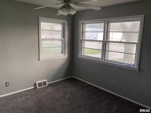 3209 48th Ave, Moline, IL 61265 photo 8