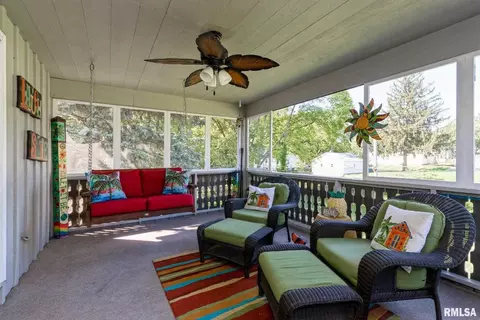 1111 6th Ave, Silvis, IL 61282 photo 8