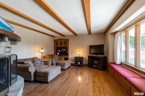 1111 6th Ave, Silvis, IL 61282 photo 12