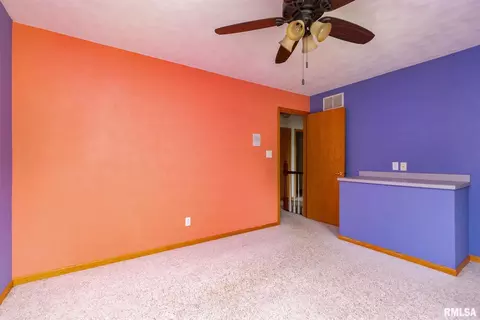 909 14th St, Silvis, IL 61282 photo 12