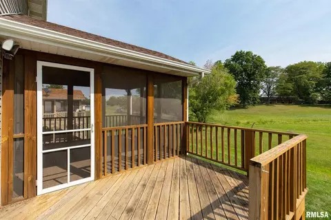 909 14th St, Silvis, IL 61282 photo 34