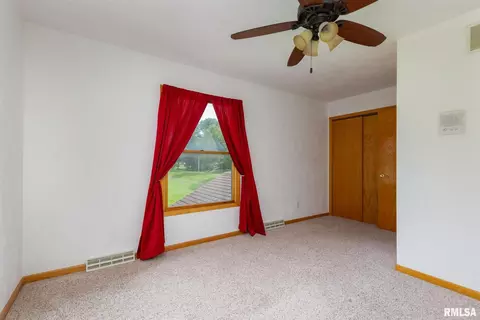 909 14th St, Silvis, IL 61282 photo 14