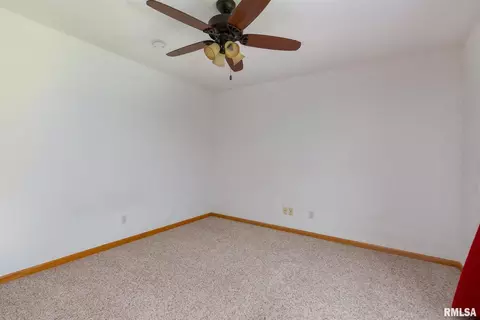 909 14th St, Silvis, IL 61282 photo 13