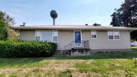 333 W 5th St, Bennett, IA 52721 photo 3