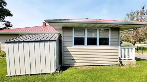 333 W 5th St, Bennett, IA 52721 photo 11