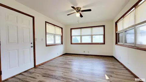333 W 5th St, Bennett, IA 52721 photo 14