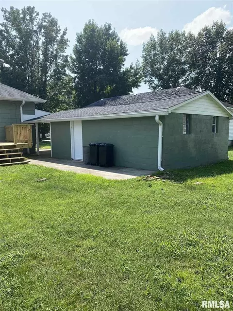 904 E Carter St, Marion, IL 62959 photo 12